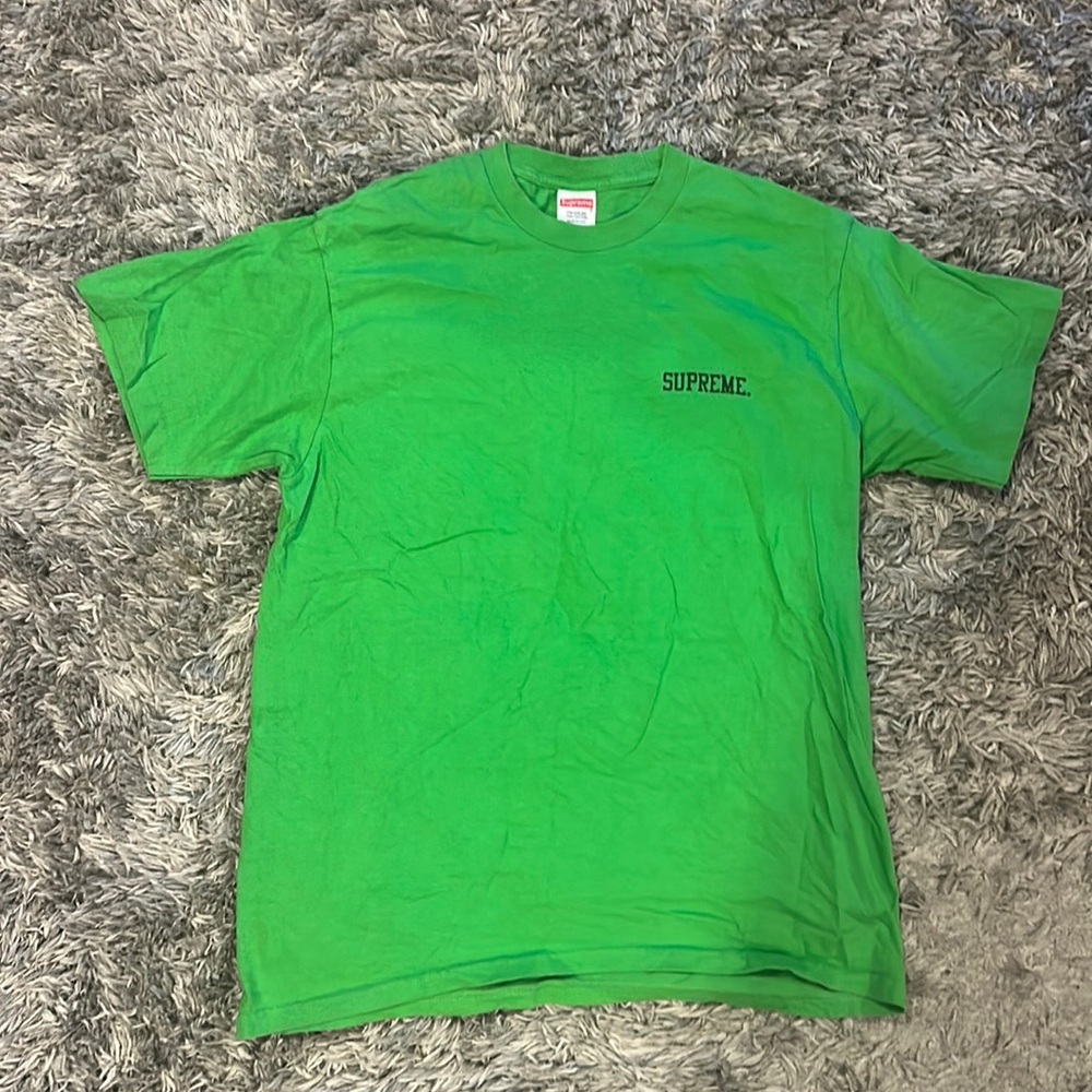 Supreme tee, medium, fits medium